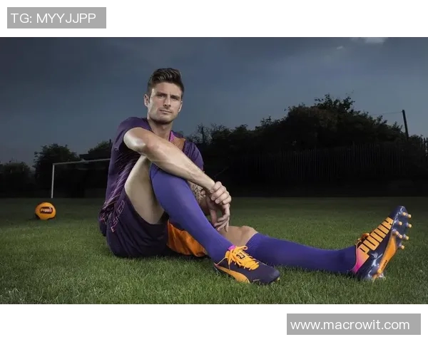 足球明星场上小动作揭秘：那些不为人知的技巧与习惯