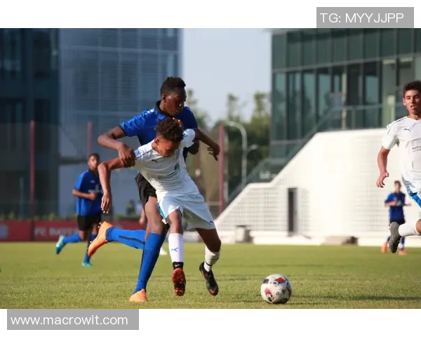 巴拉圭国民与瓜兰尼的激烈对决展现足球魅力与激情的较量 巴拉圭国民与瓜兰尼的激烈对决展现足球魅力与激情的较量