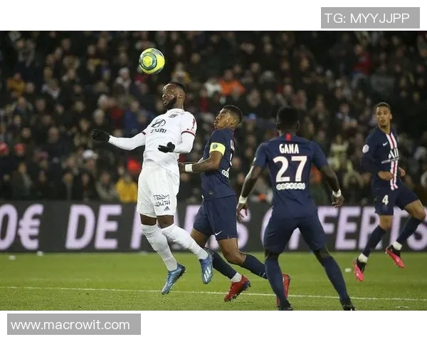 巴黎圣日耳曼对决摩洛哥球队法国杯精彩赛事回顾与分析 巴黎圣日耳曼对决摩洛哥球队法国杯精彩赛事回顾与分析